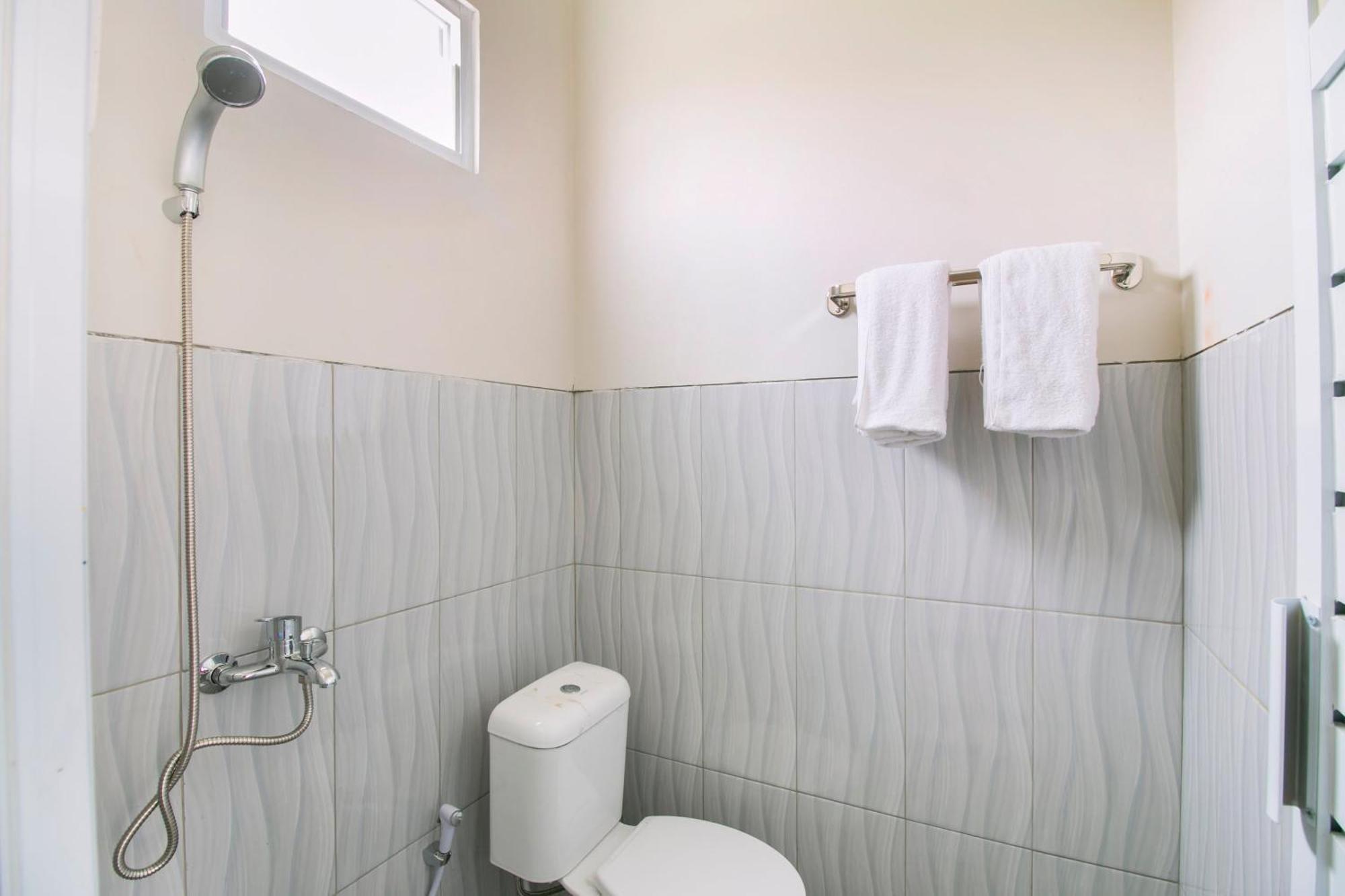 Oyo 1078 Fakhira Residence Cianjur Εξωτερικό φωτογραφία