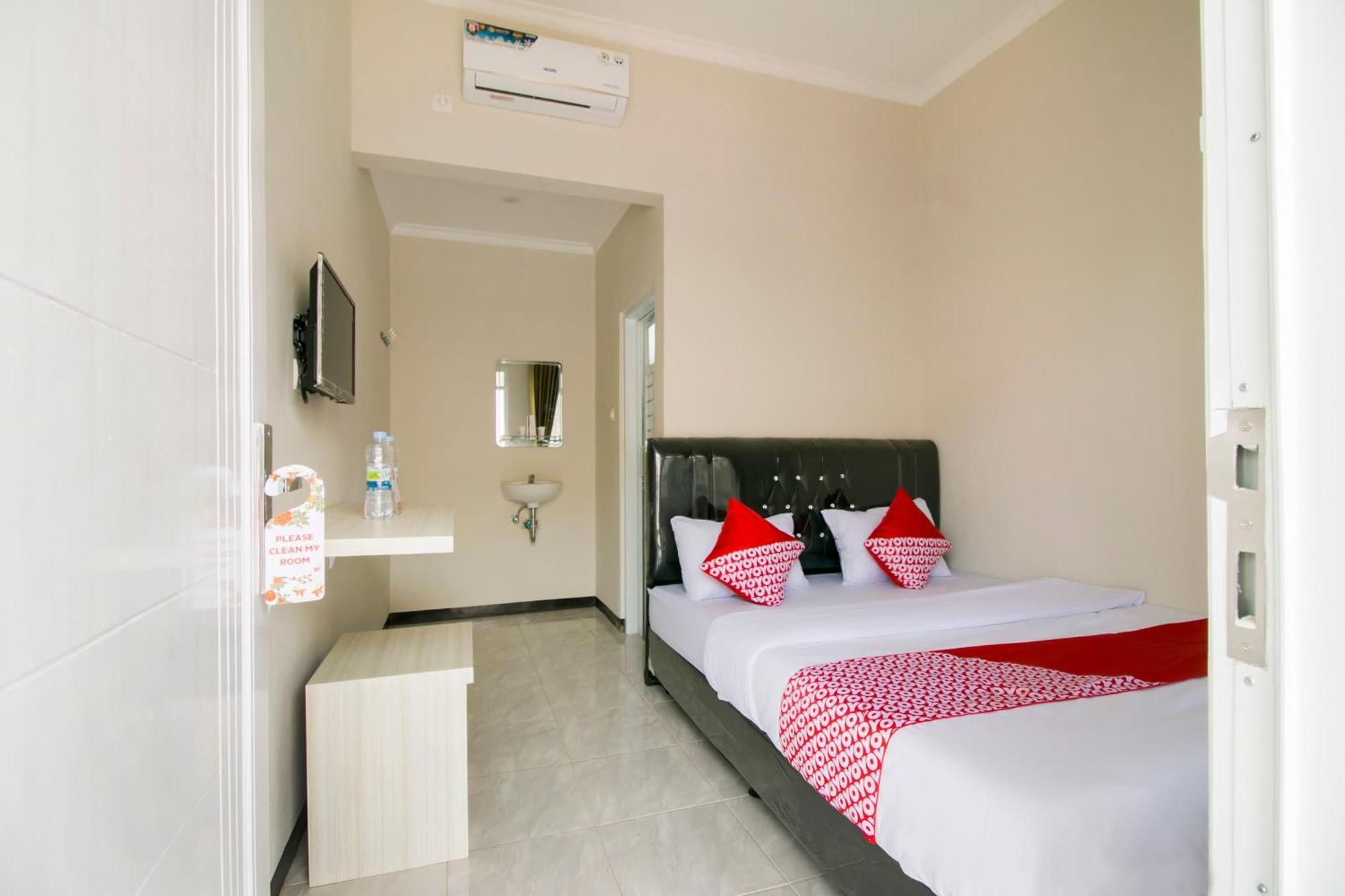 Oyo 1078 Fakhira Residence Cianjur Εξωτερικό φωτογραφία